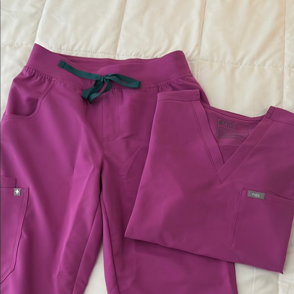 Figs Scrub Set - Bright Fuchsia
